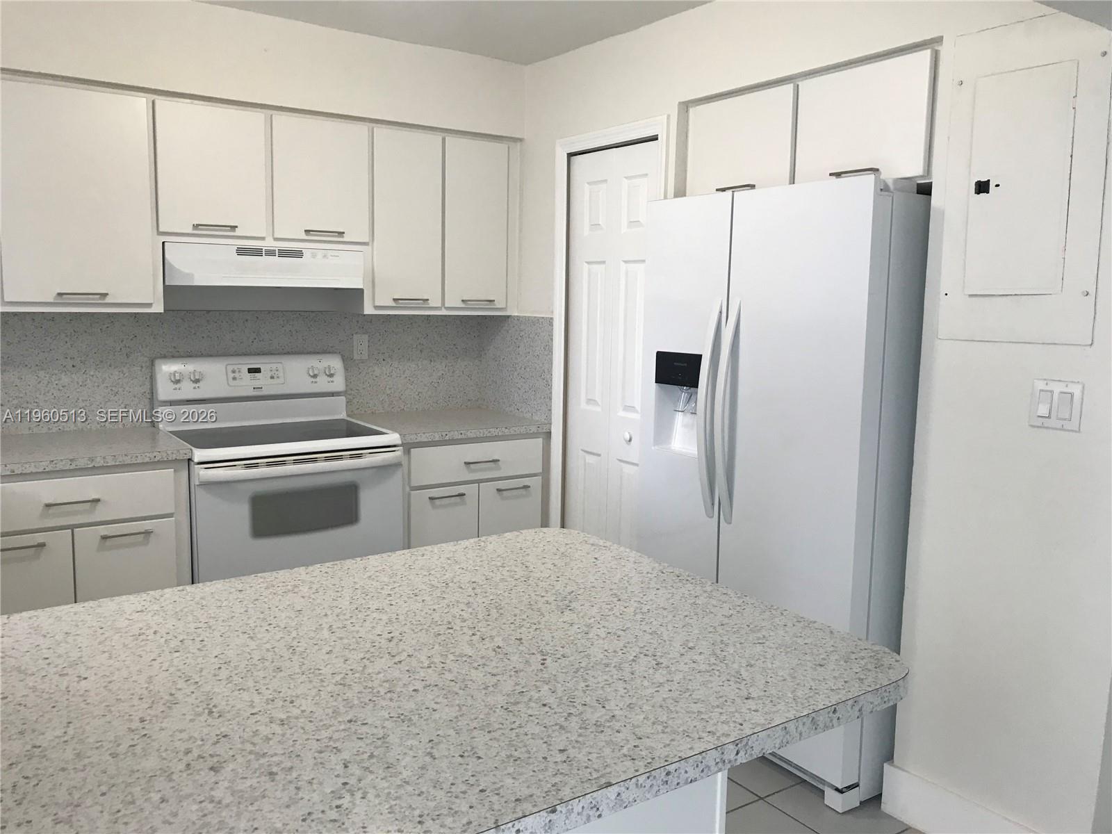 ARBORGATE KENDALL LK E CO - Residential