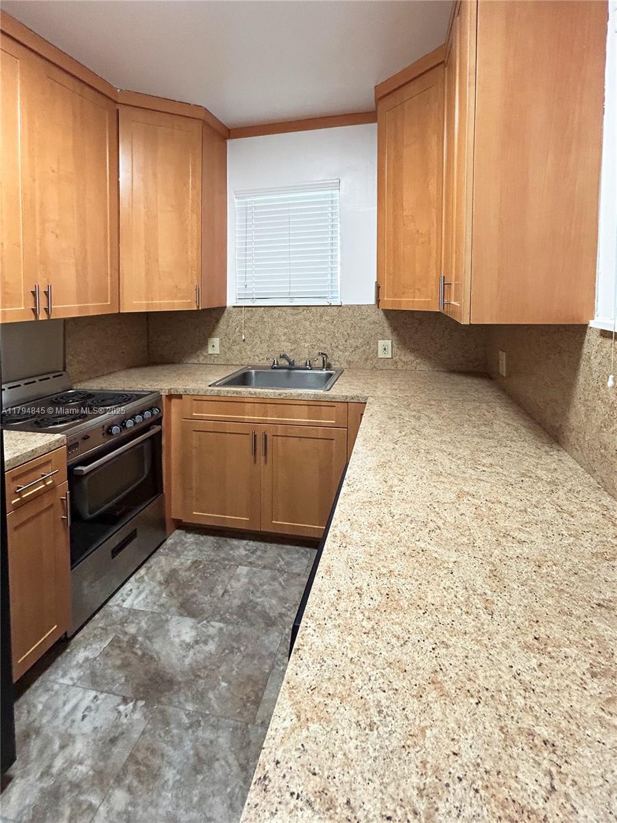 1141 SE 6th Ter 1