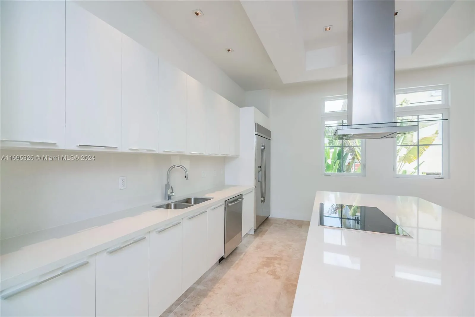 Coral Gables, Florida 33134, United States, 3 Bedrooms Bedrooms, ,4 BathroomsBathrooms,Residential,Pending,82229