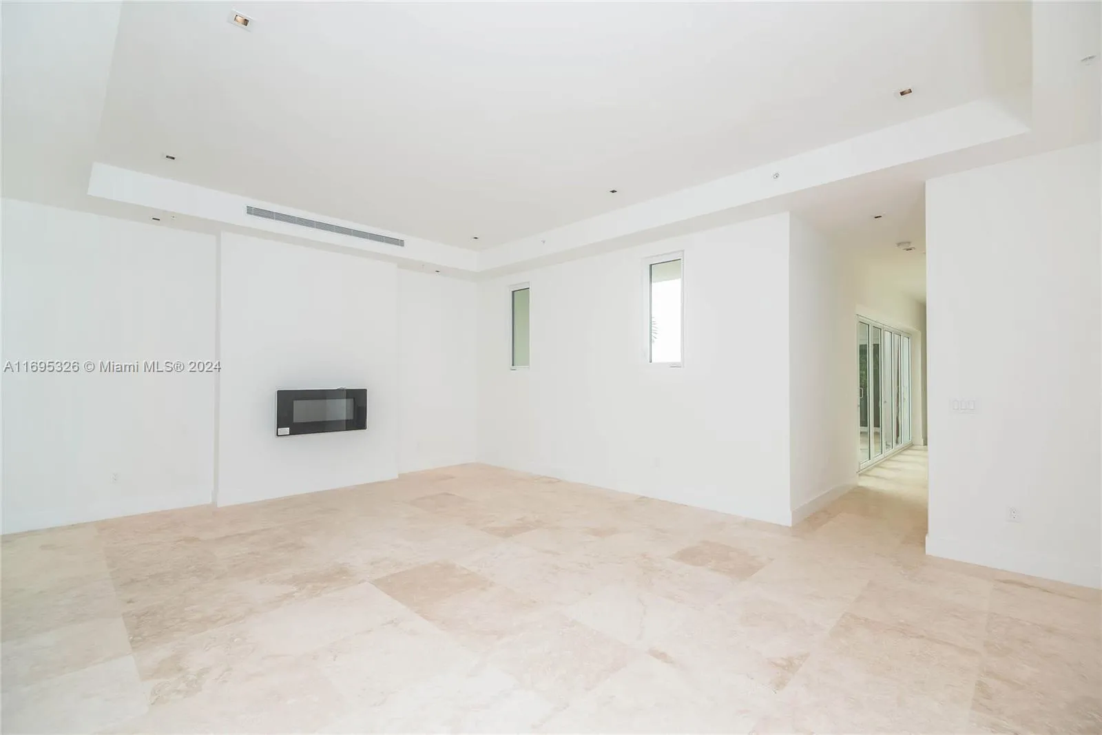 Coral Gables, Florida 33134, United States, 3 Bedrooms Bedrooms, ,4 BathroomsBathrooms,Residential,Pending,82229