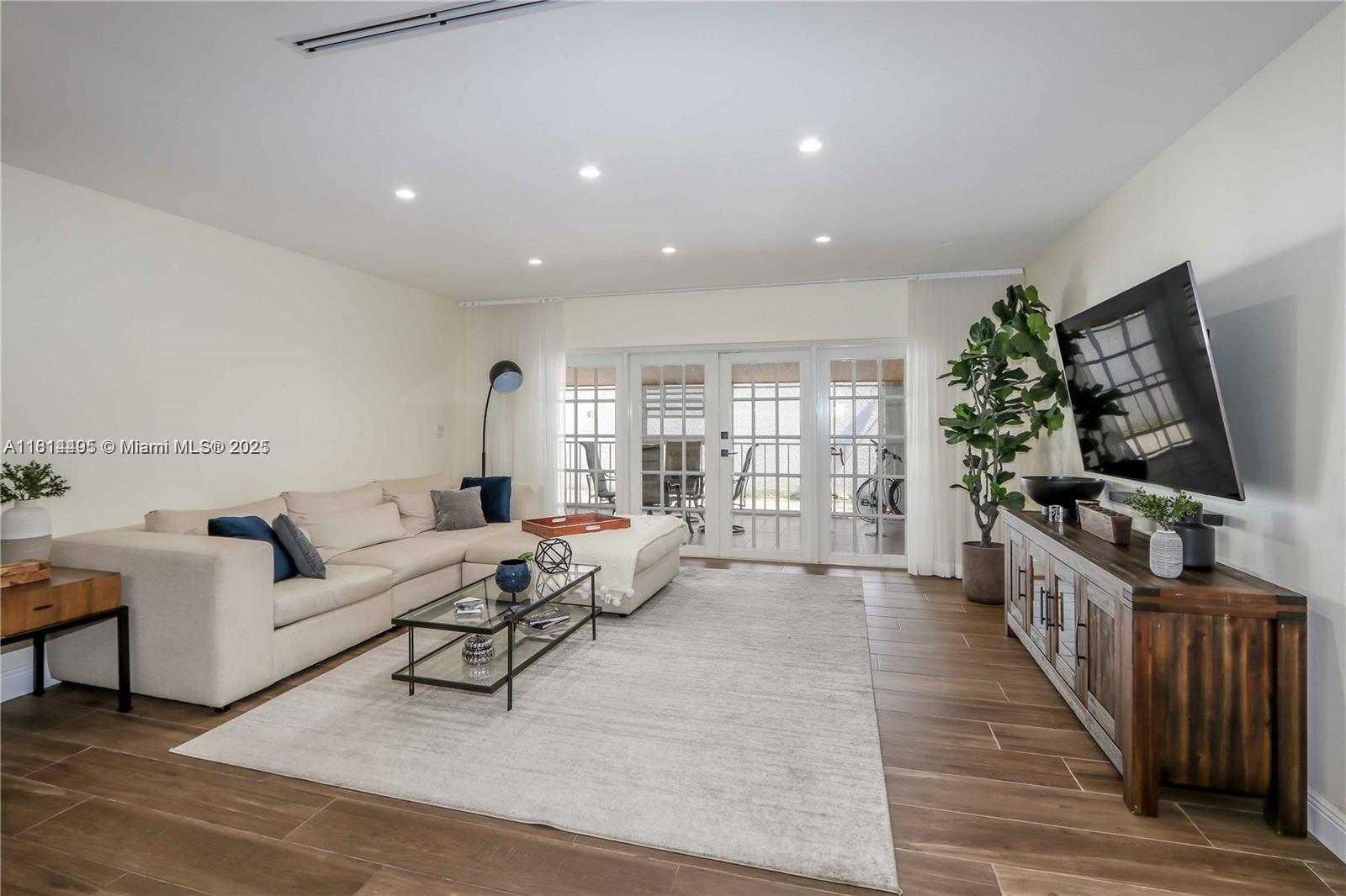 MIAMI LAKES WINDMILL GATE - Residential Lease