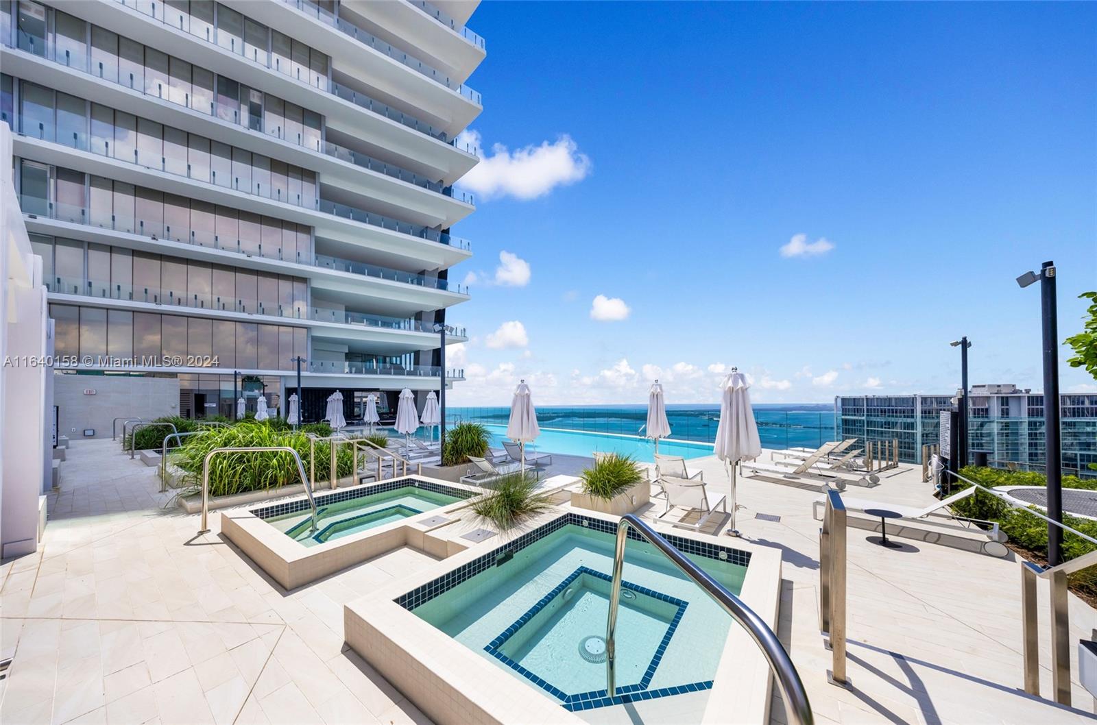 Dupont Plaza - Residential