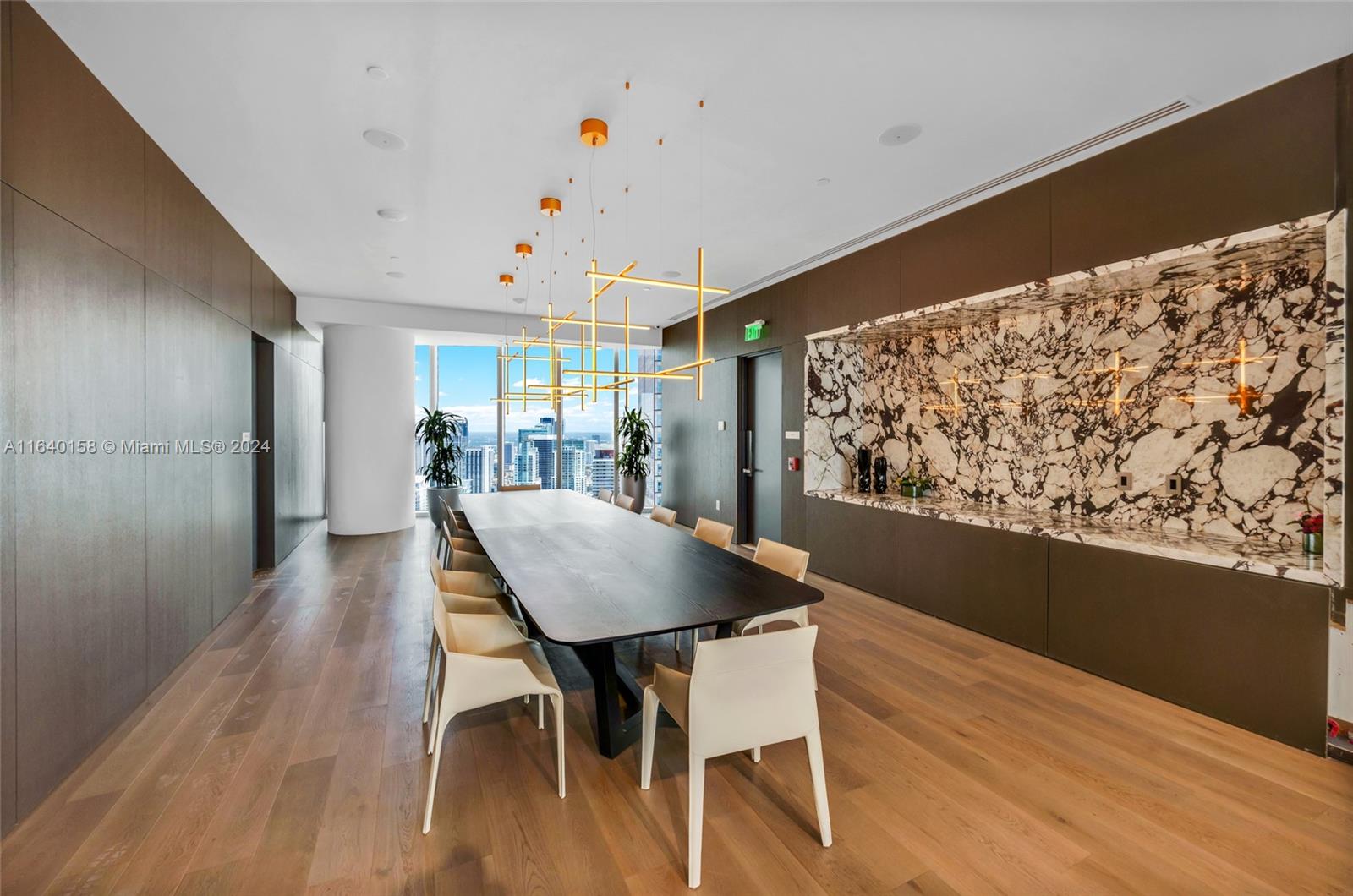 Dupont Plaza - Residential