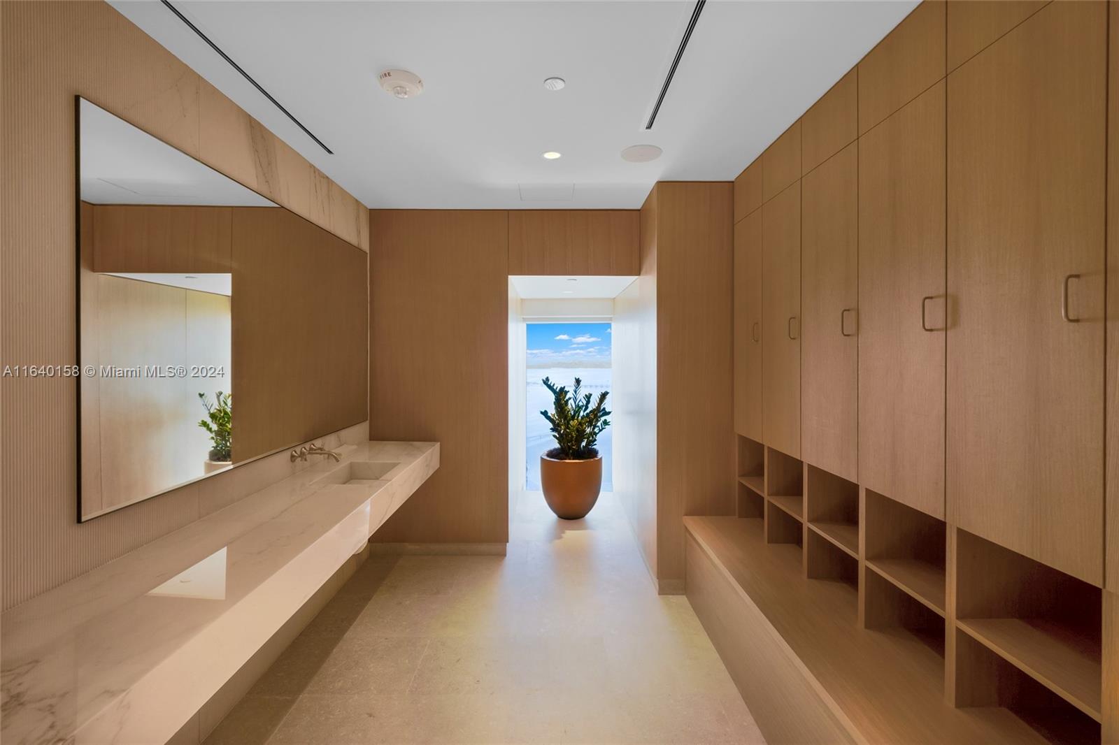 Dupont Plaza - Residential