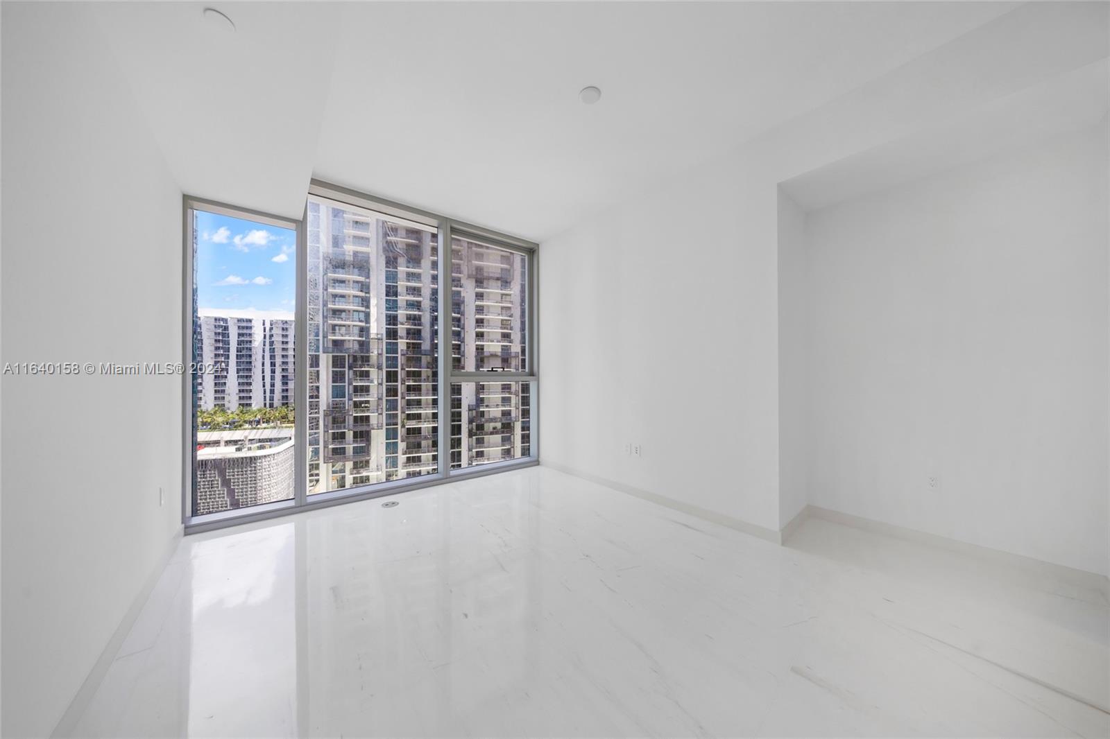 Dupont Plaza - Residential