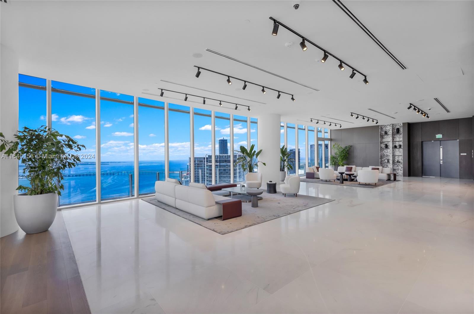 Dupont Plaza - Residential