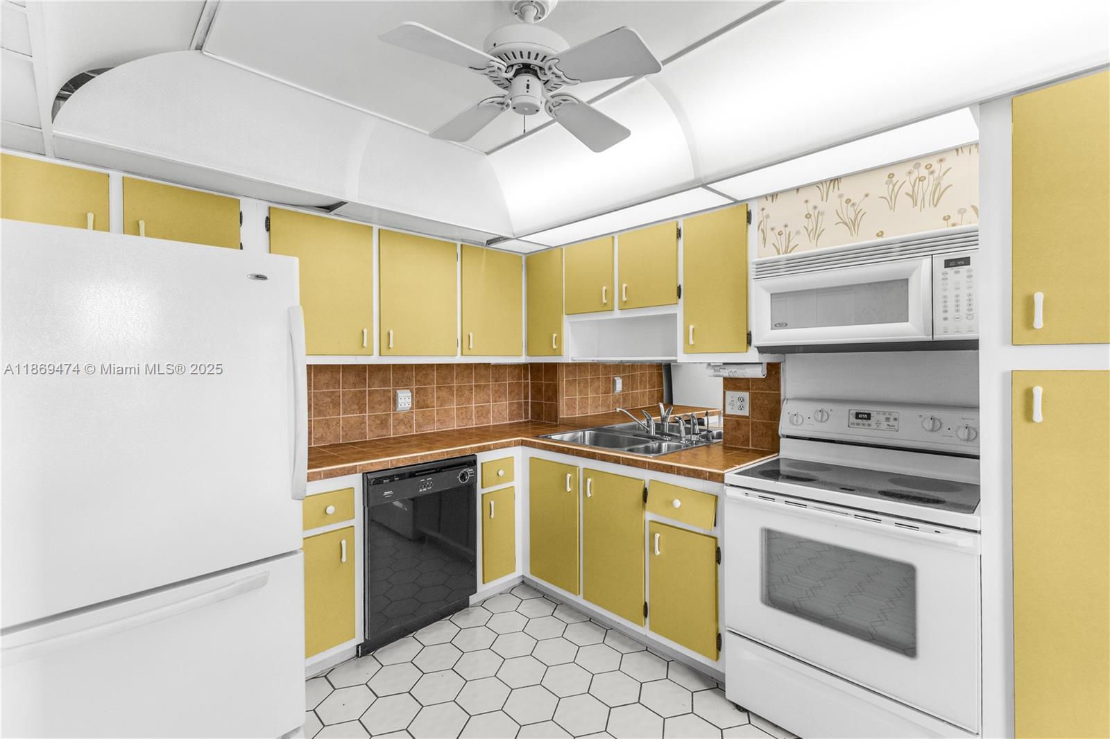 INVERRARY COUNTRY CLUB - Residential