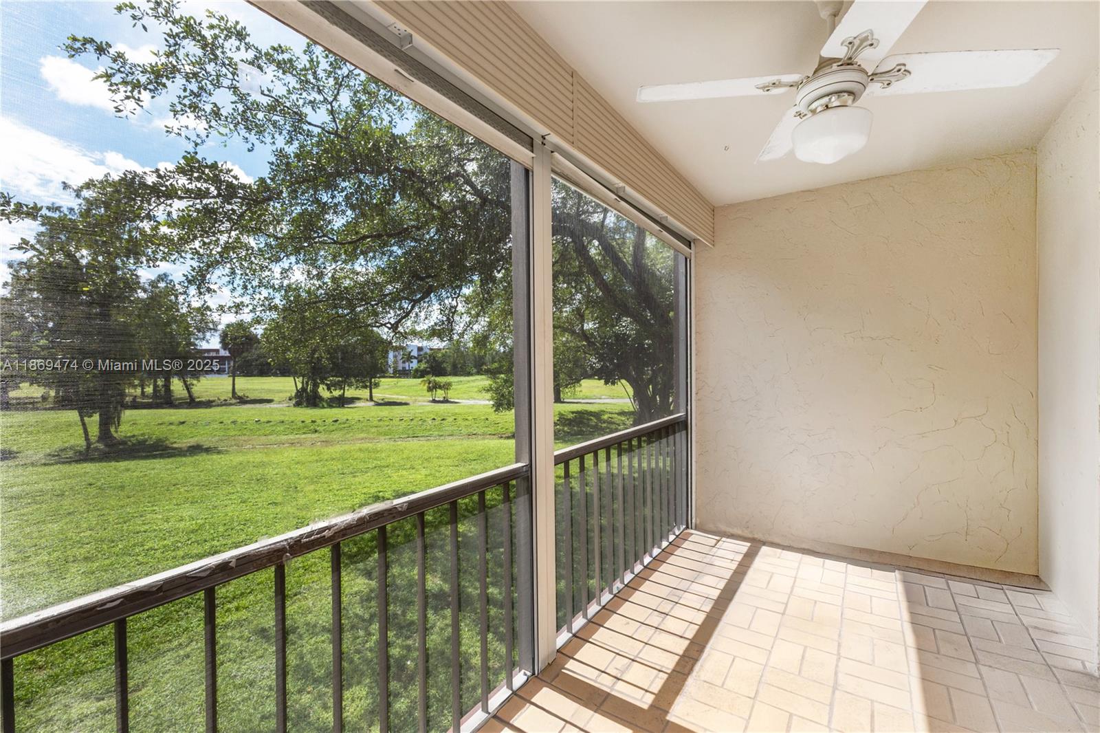 INVERRARY COUNTRY CLUB - Residential