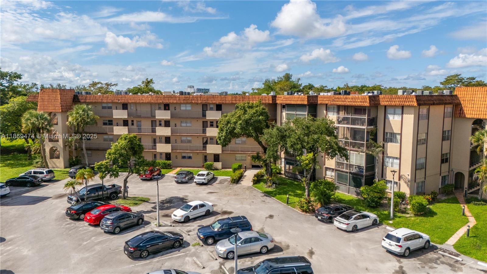 INVERRARY COUNTRY CLUB - Residential