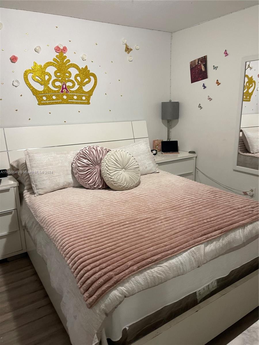 DIAMOND TOWER CONDO - Residential