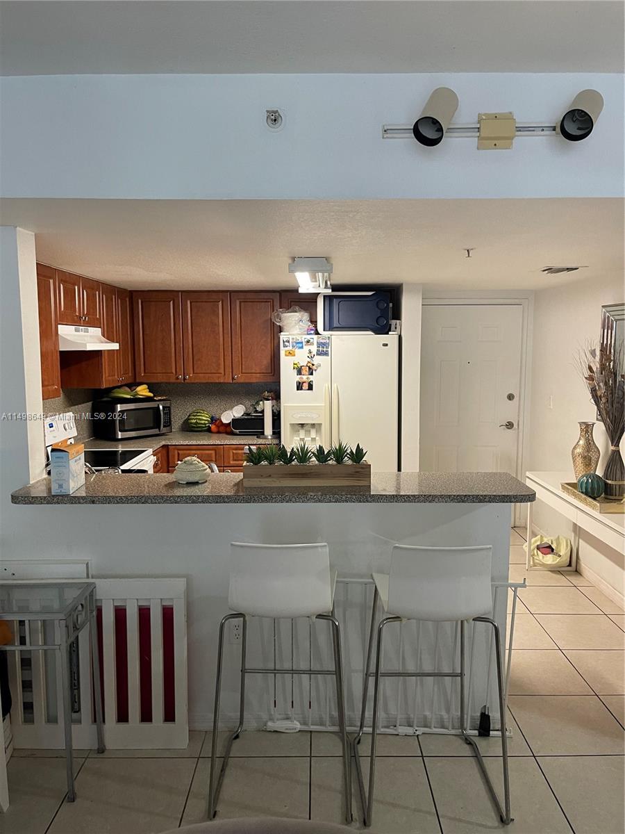 DIAMOND TOWER CONDO - Residential