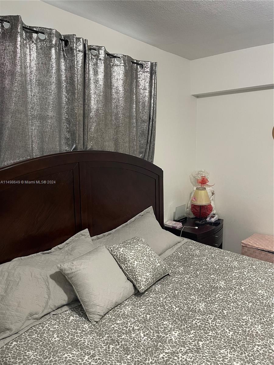 DIAMOND TOWER CONDO - Residential