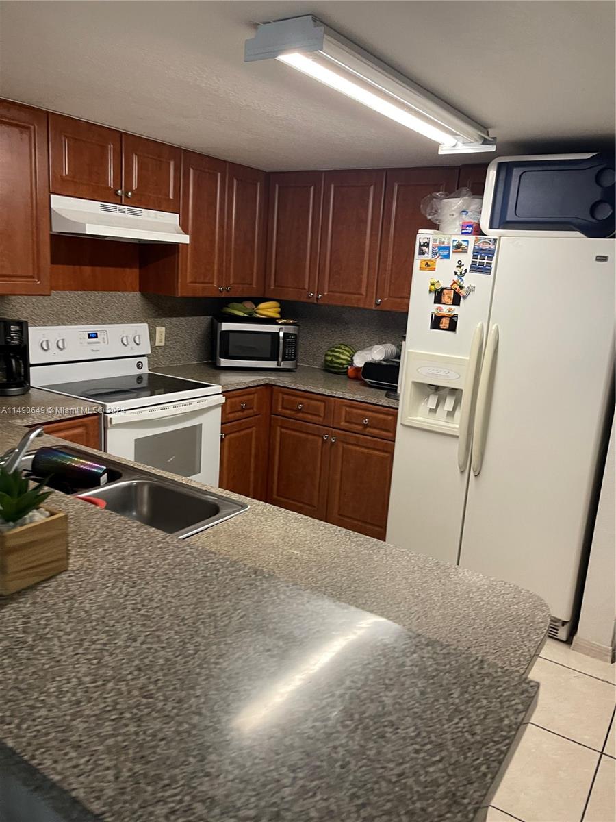 DIAMOND TOWER CONDO - Residential