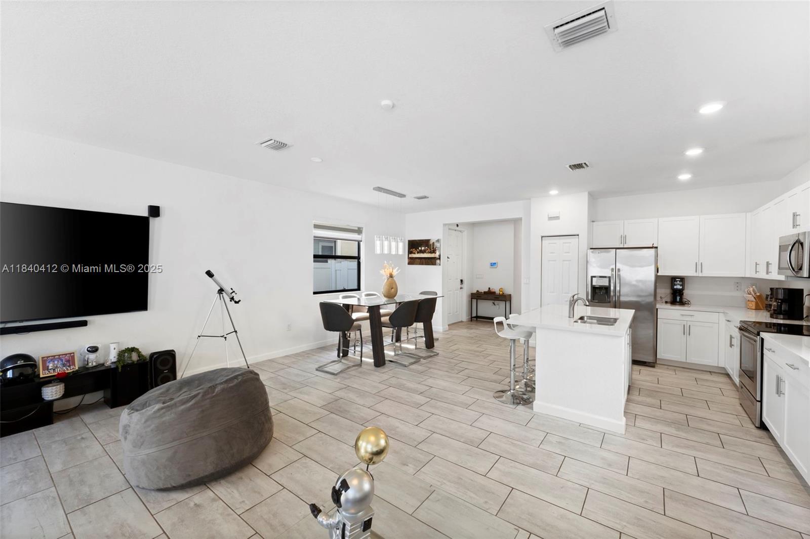 AQUABELLA NORTH - Residential