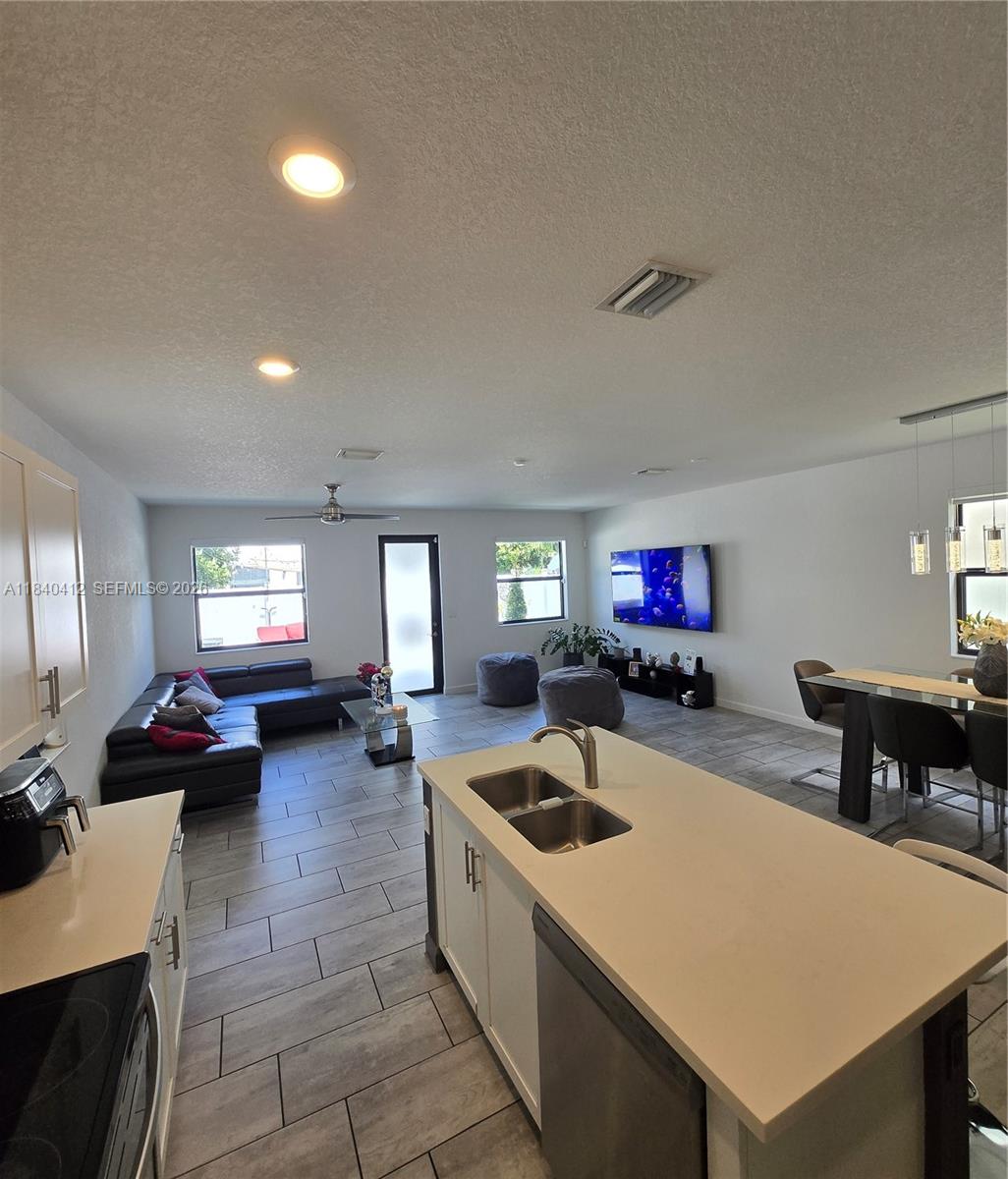 AQUABELLA NORTH - Residential