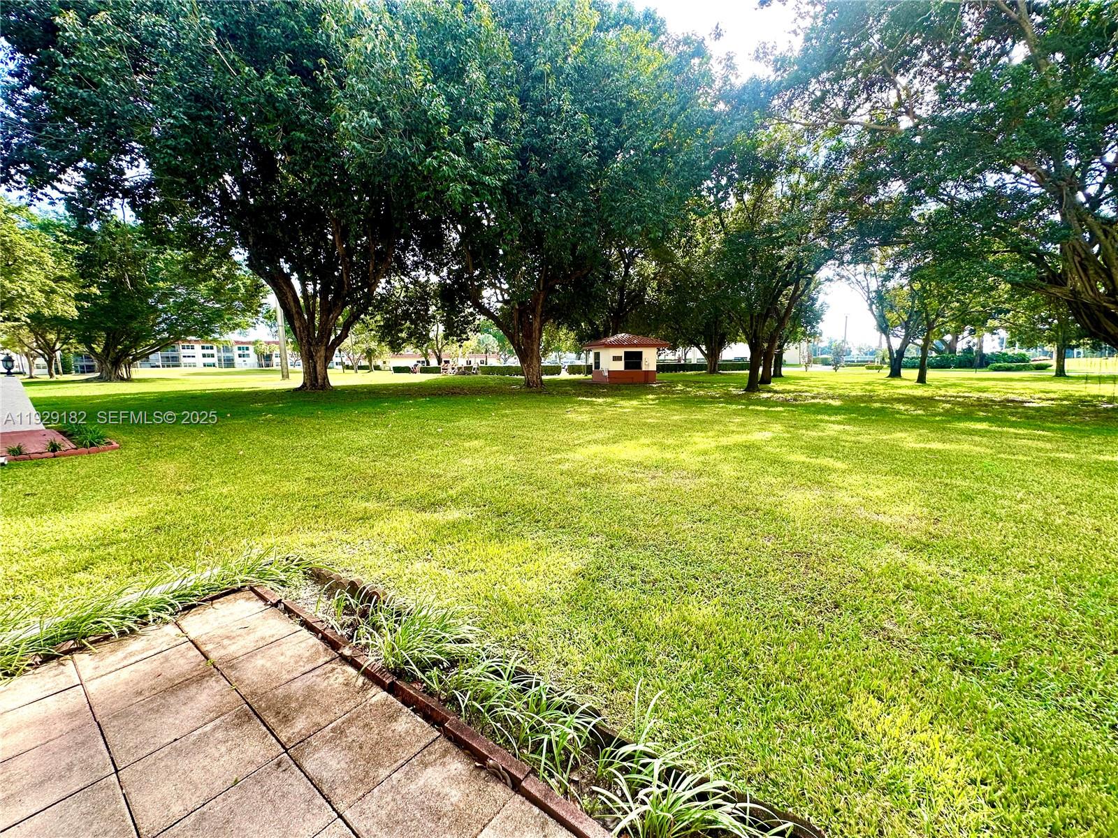 HOLLYBROOK GOLF AND - Residential