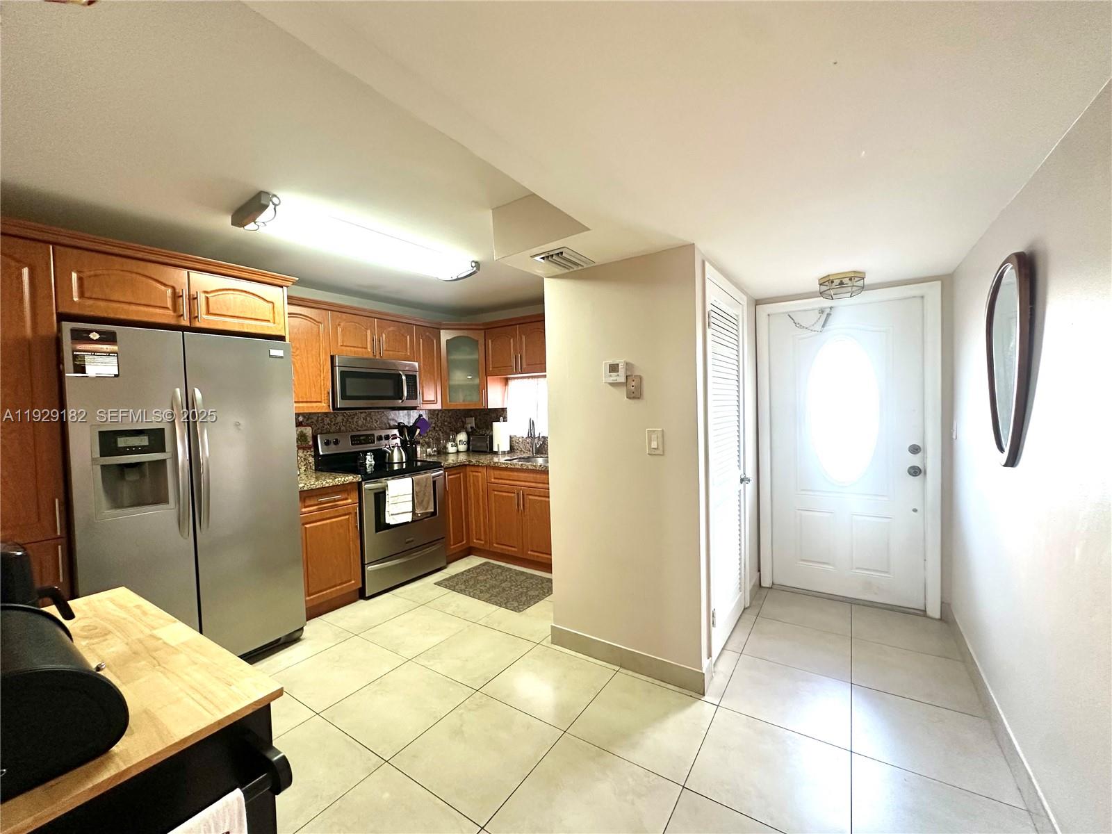 HOLLYBROOK GOLF AND - Residential