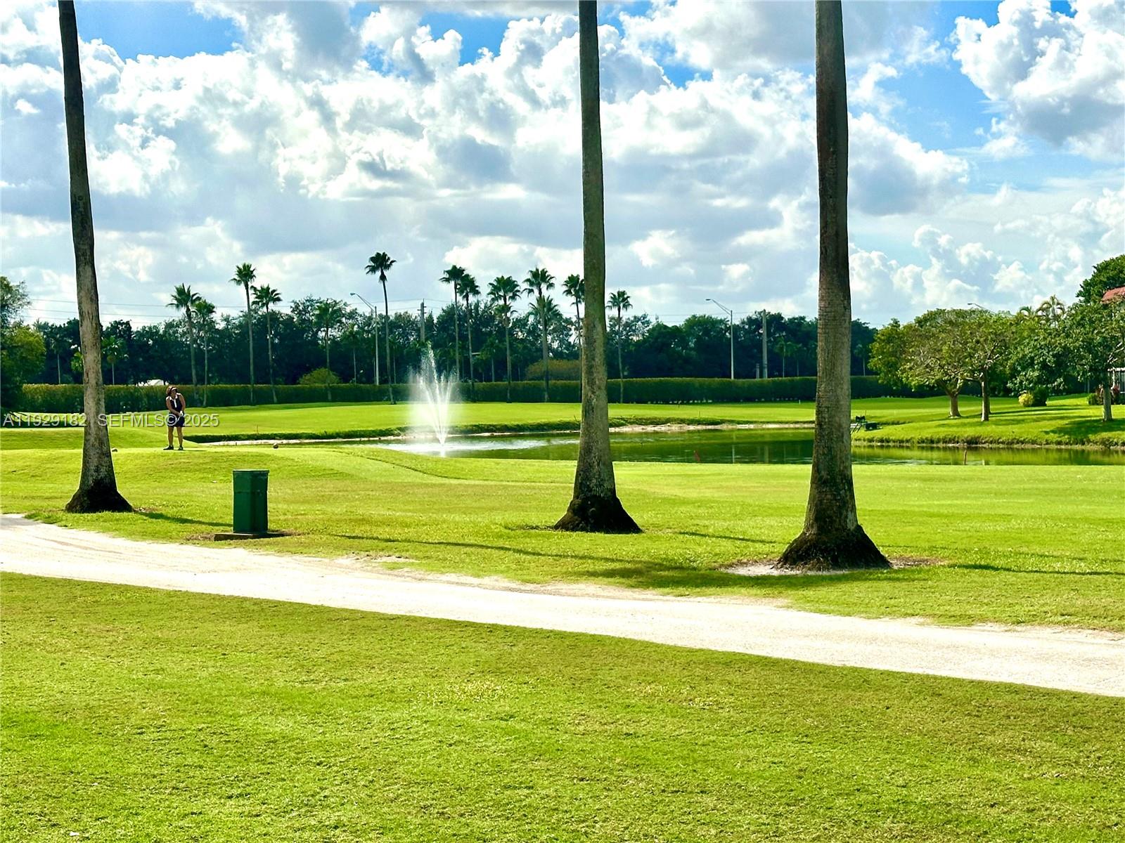 HOLLYBROOK GOLF AND - Residential