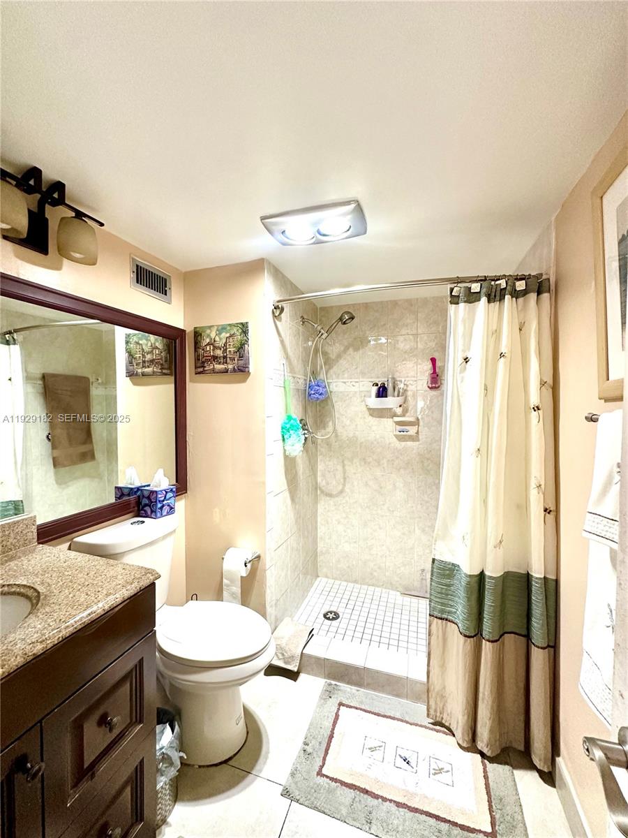 HOLLYBROOK GOLF AND - Residential