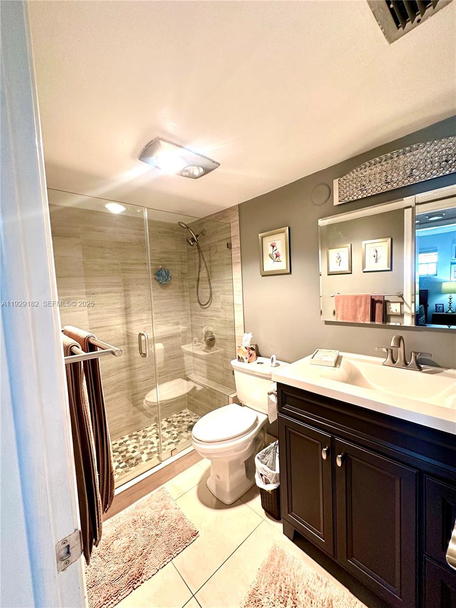 HOLLYBROOK GOLF AND - Residential