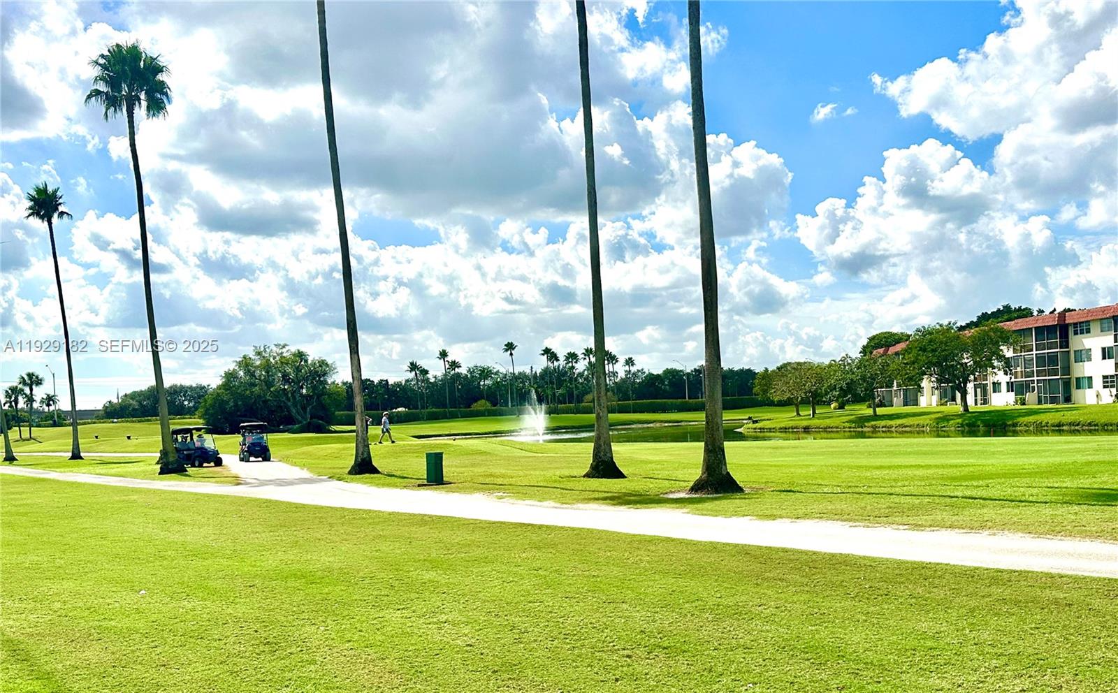 HOLLYBROOK GOLF AND - Residential