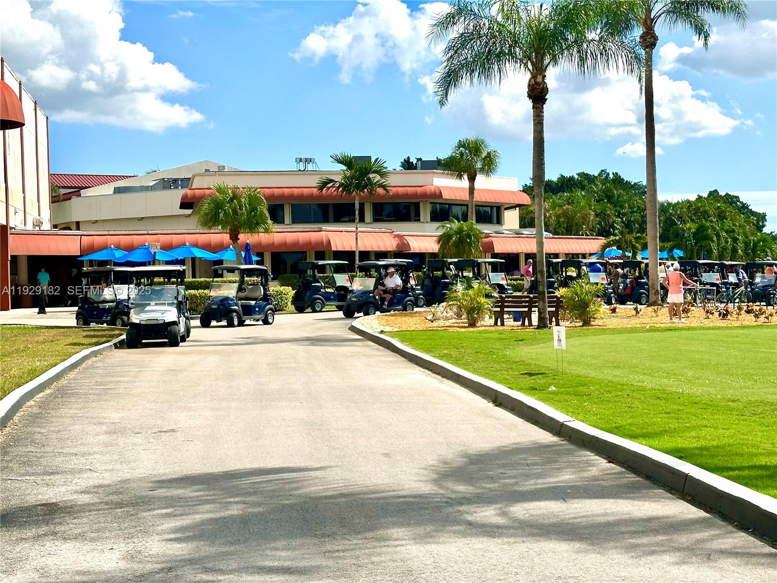 HOLLYBROOK GOLF AND - Residential