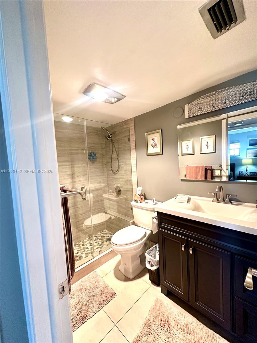 HOLLYBROOK GOLF AND - Residential