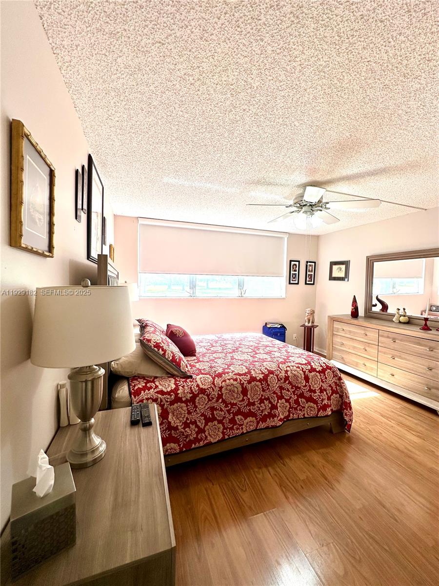 HOLLYBROOK GOLF AND - Residential