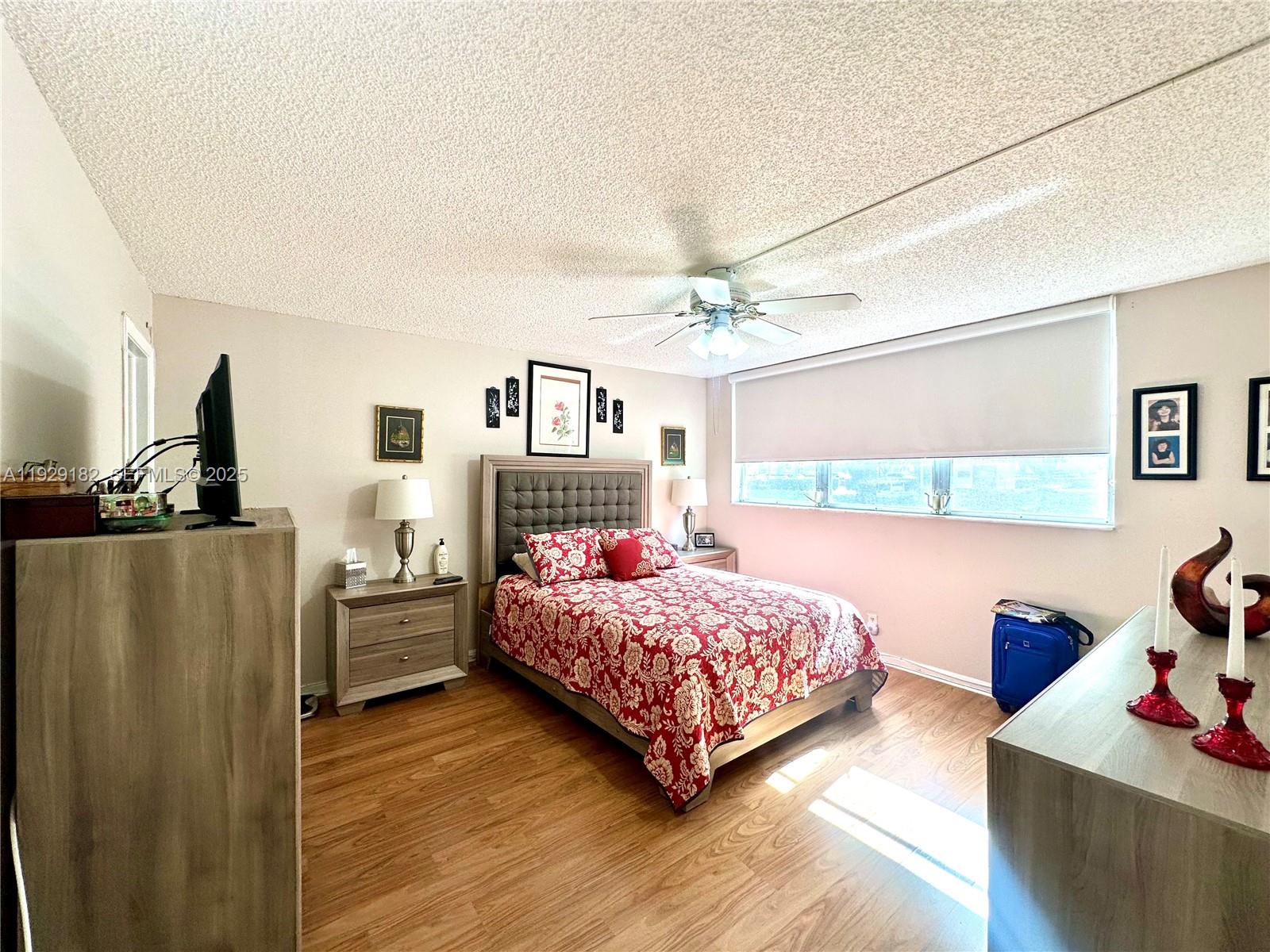 HOLLYBROOK GOLF AND - Residential