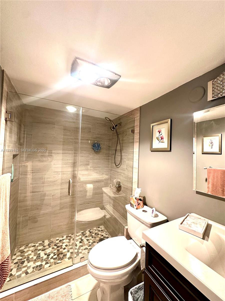 HOLLYBROOK GOLF AND - Residential