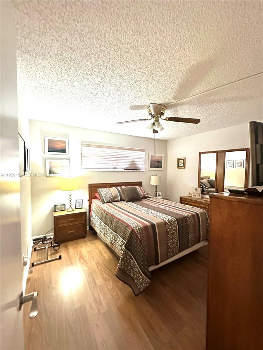 HOLLYBROOK GOLF AND - Residential