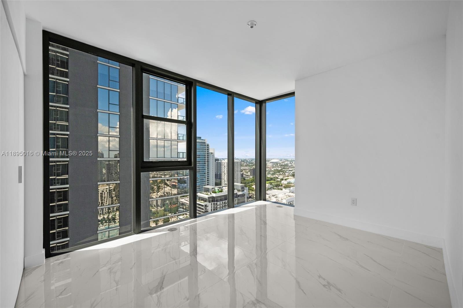 ARIA RESERVE SOUTH - Residential Lease