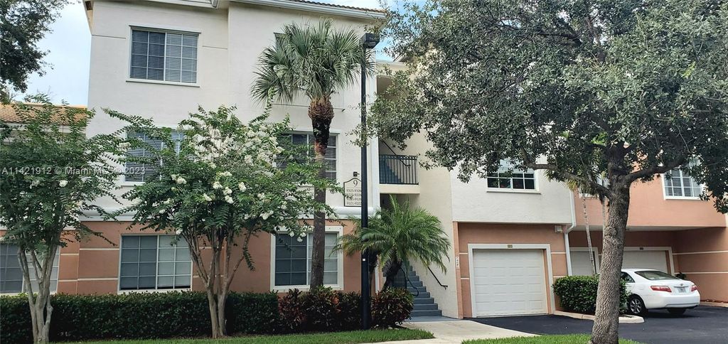 Photo of 9104 W Myrtlewood Cir W #9104, Palm Beach Gardens, FL 33418 (MLS # A11421912)