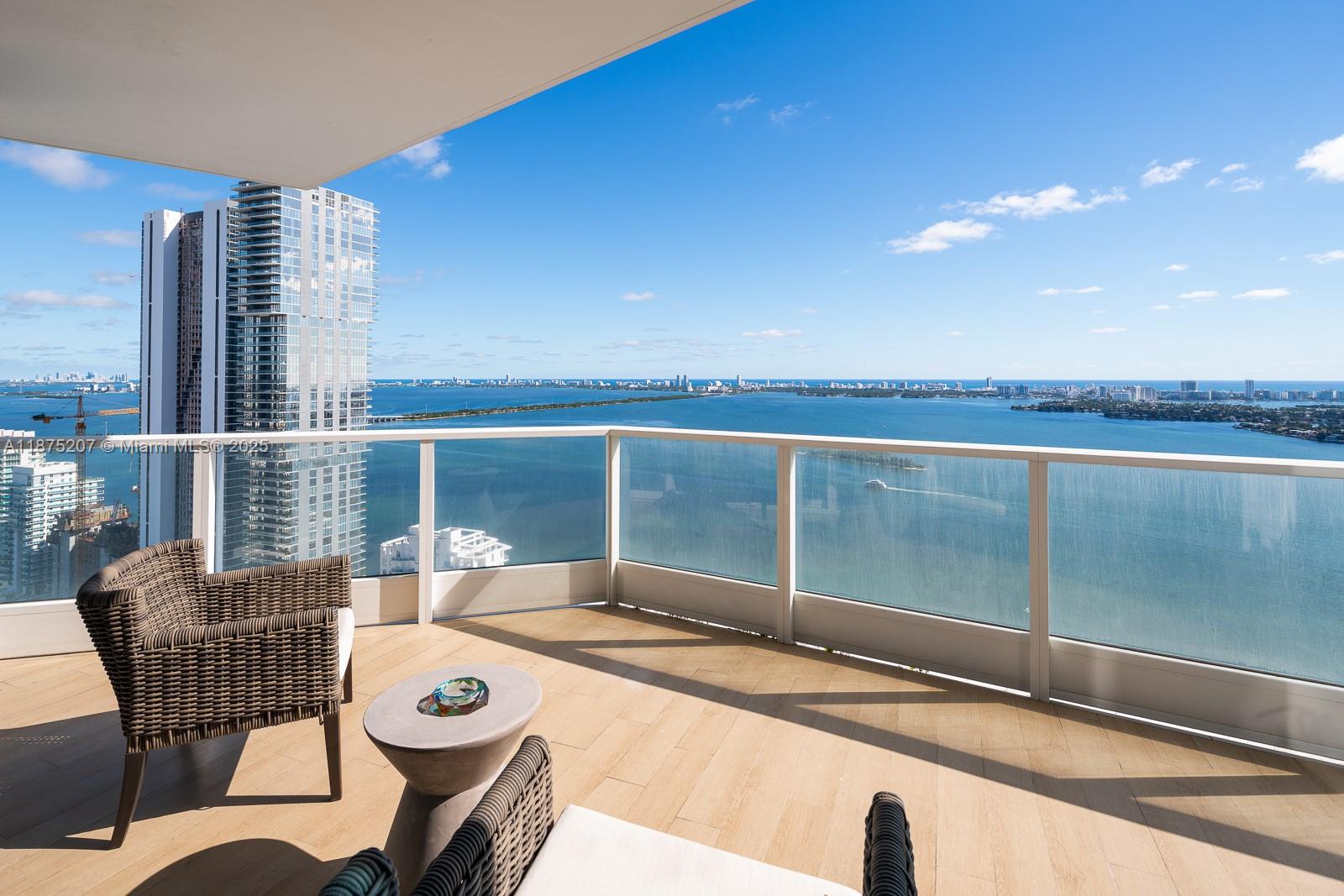 PARAMOUNT BAY CONDO - Residential