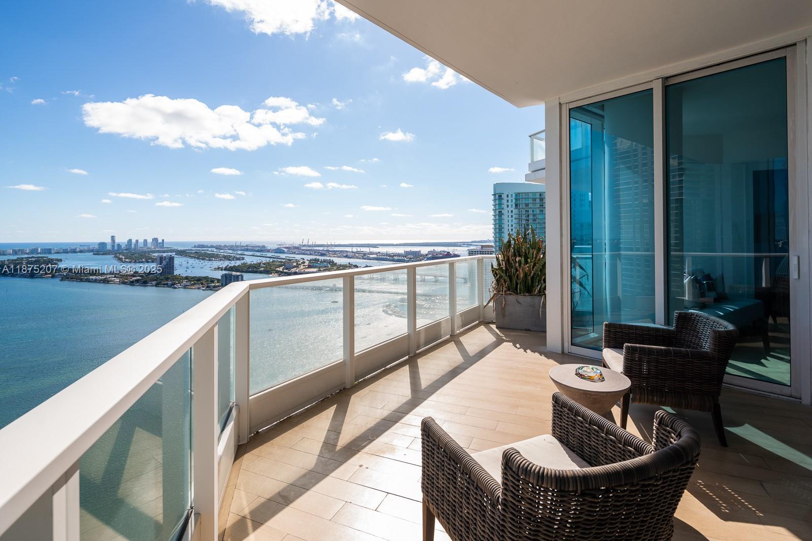 PARAMOUNT BAY CONDO - Residential