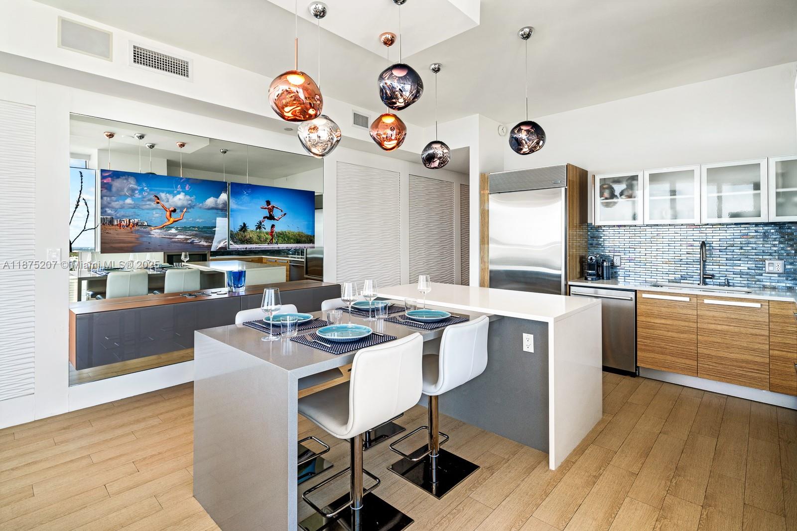 PARAMOUNT BAY CONDO - Residential