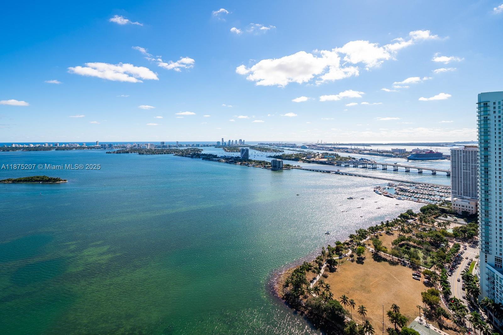 PARAMOUNT BAY CONDO - Residential