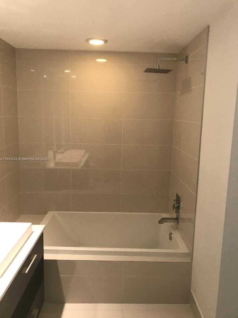 BRICKELL HEIGHTS EAST CON - Residential