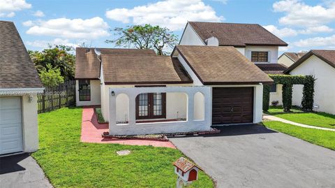 6905 SW 104th Ct Miami FL 33173
