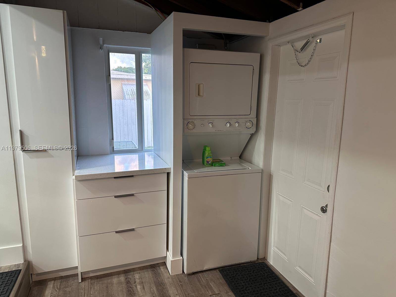 N MIAMI ESTATES - Residential Lease