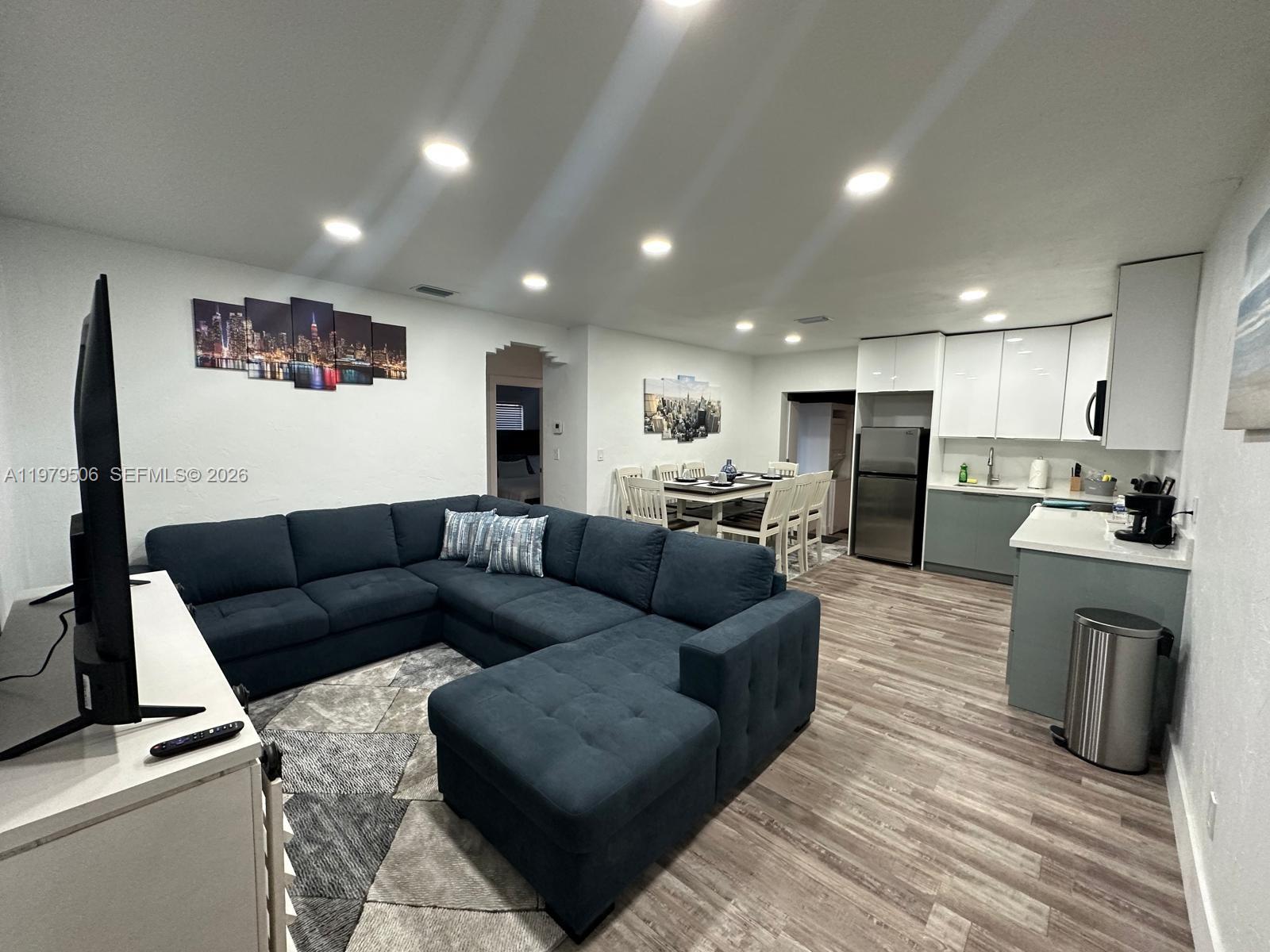 N MIAMI ESTATES - Residential Lease