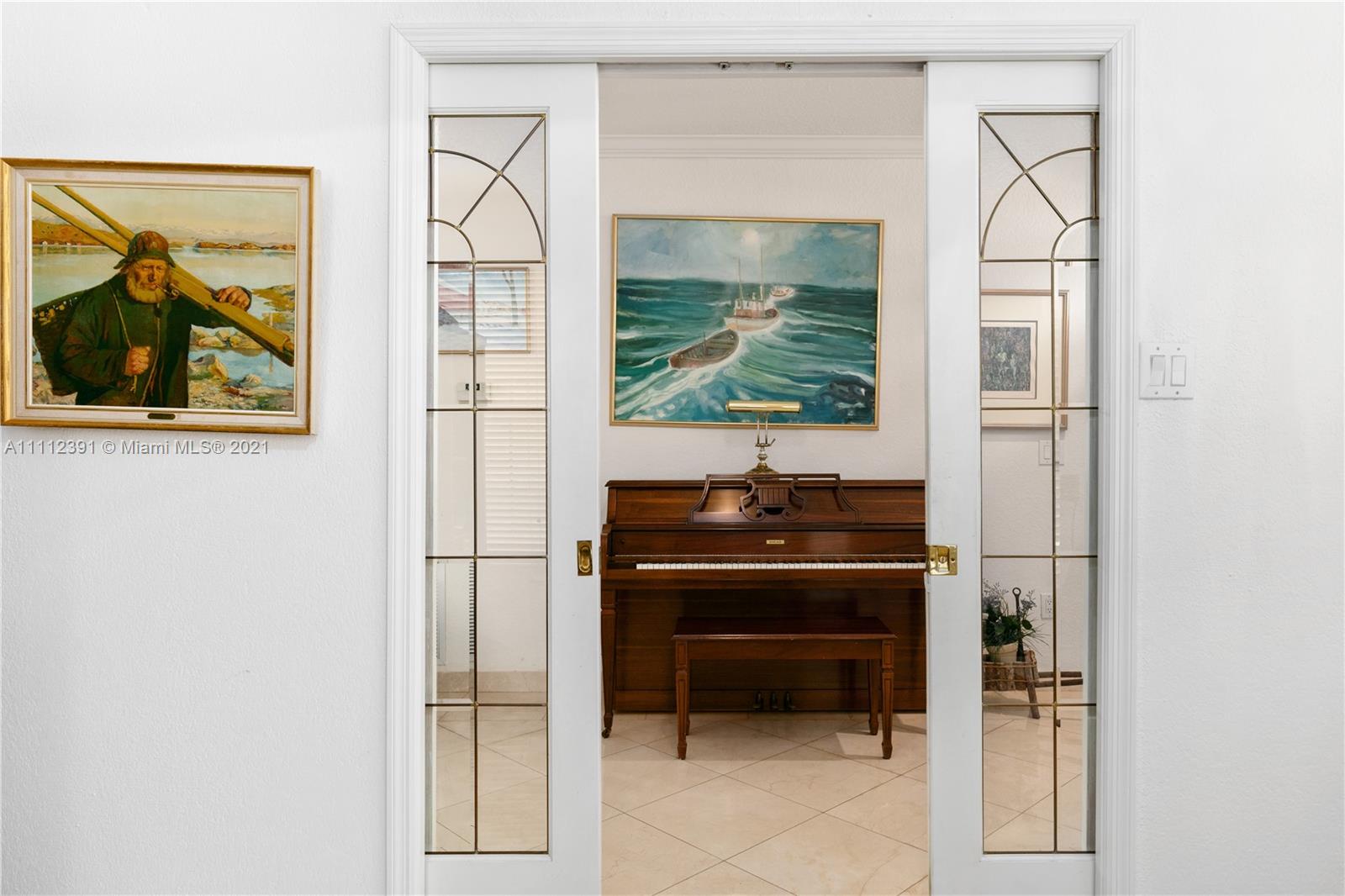 DORAL SANDS - Residential