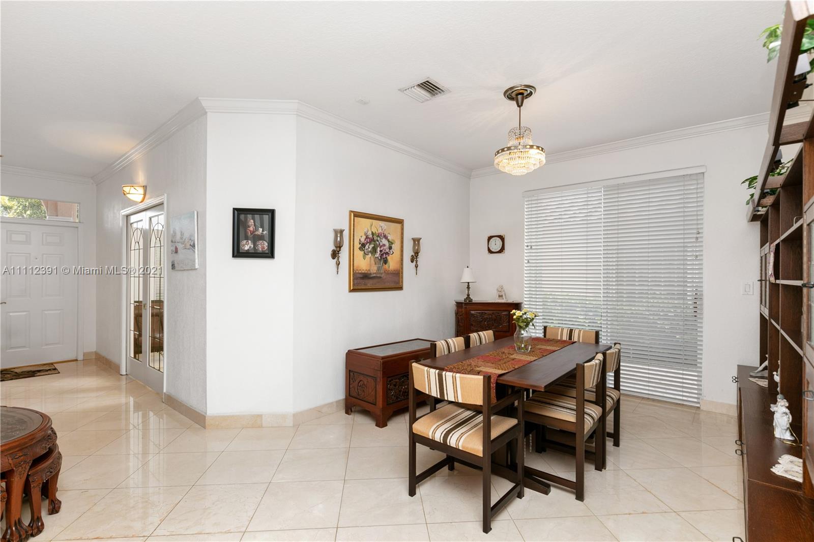 DORAL SANDS - Residential