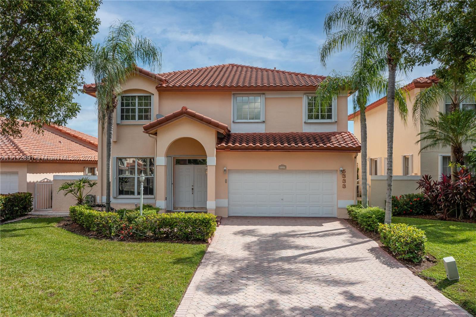 DORAL SANDS - Residential