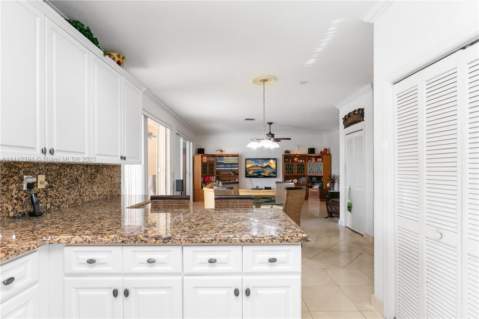 DORAL SANDS - Residential