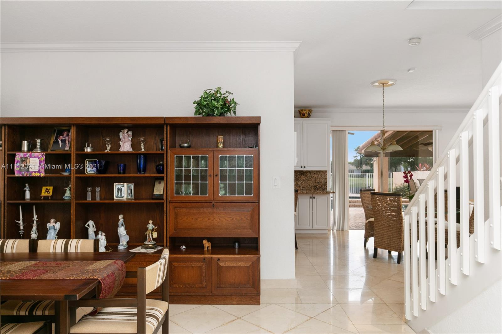 DORAL SANDS - Residential