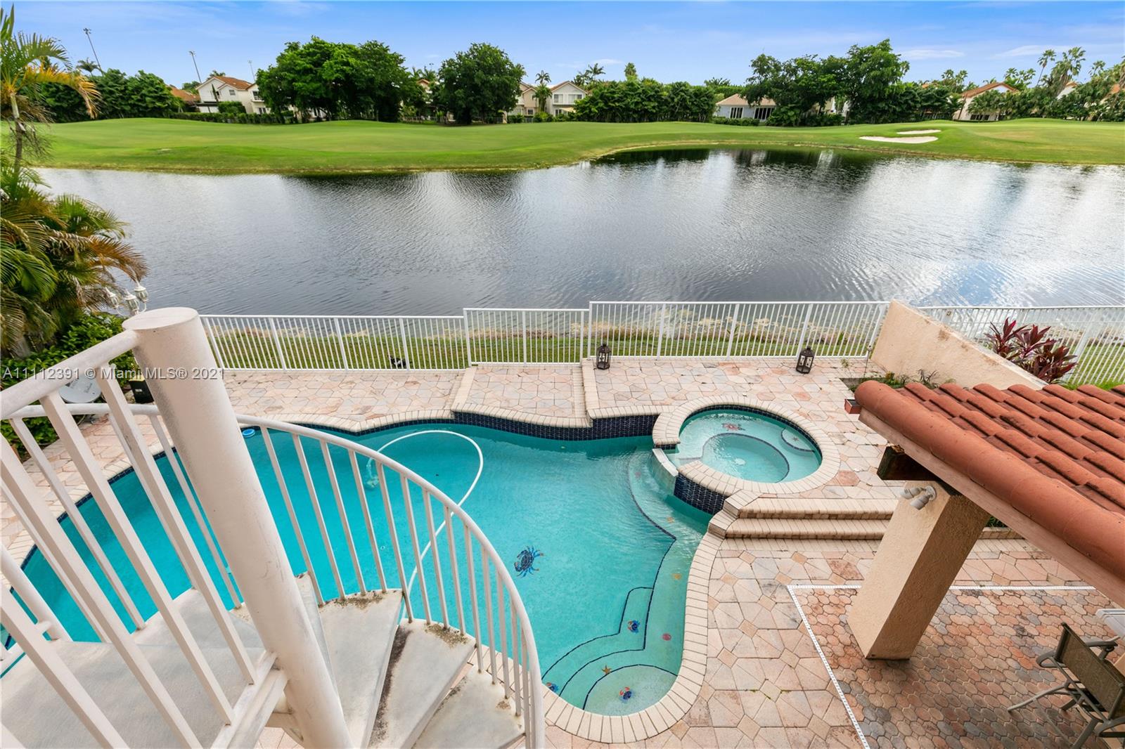 DORAL SANDS - Residential