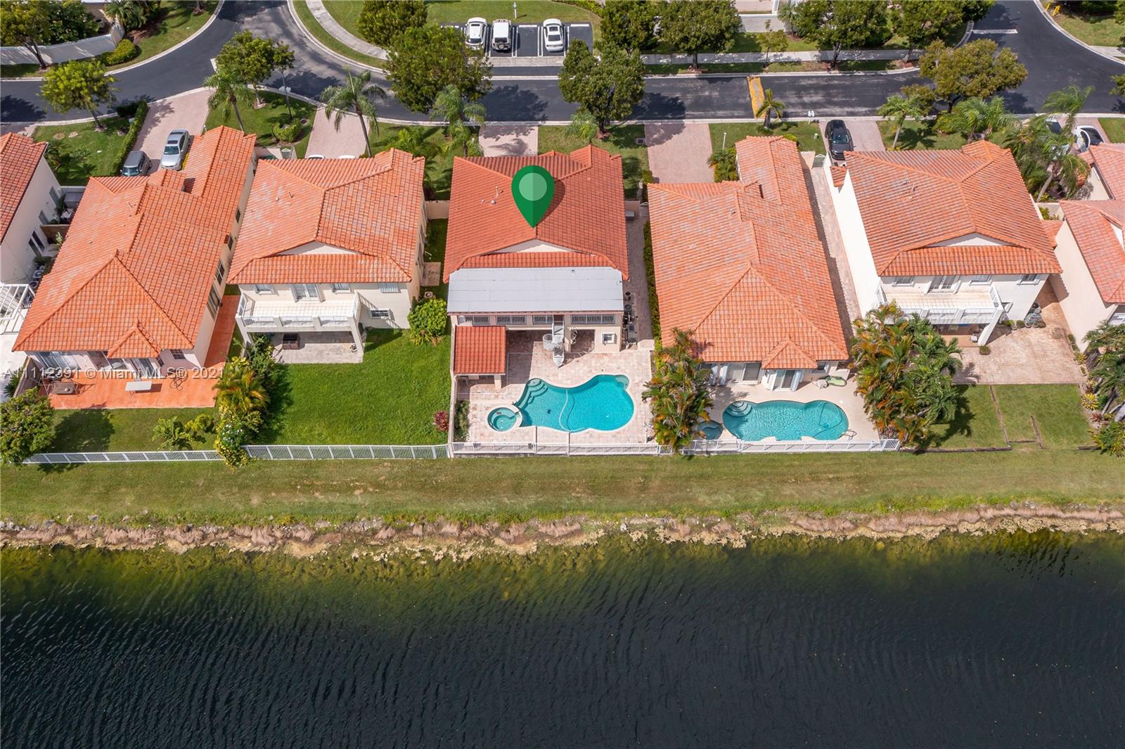 DORAL SANDS - Residential