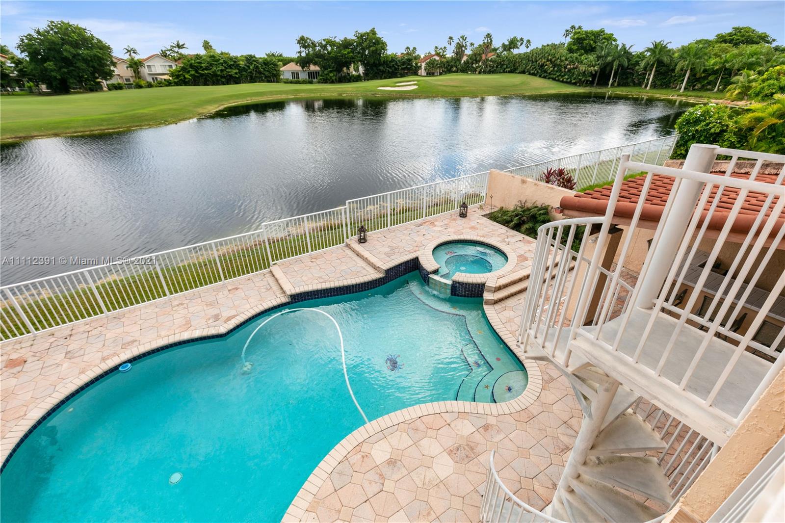 DORAL SANDS - Residential