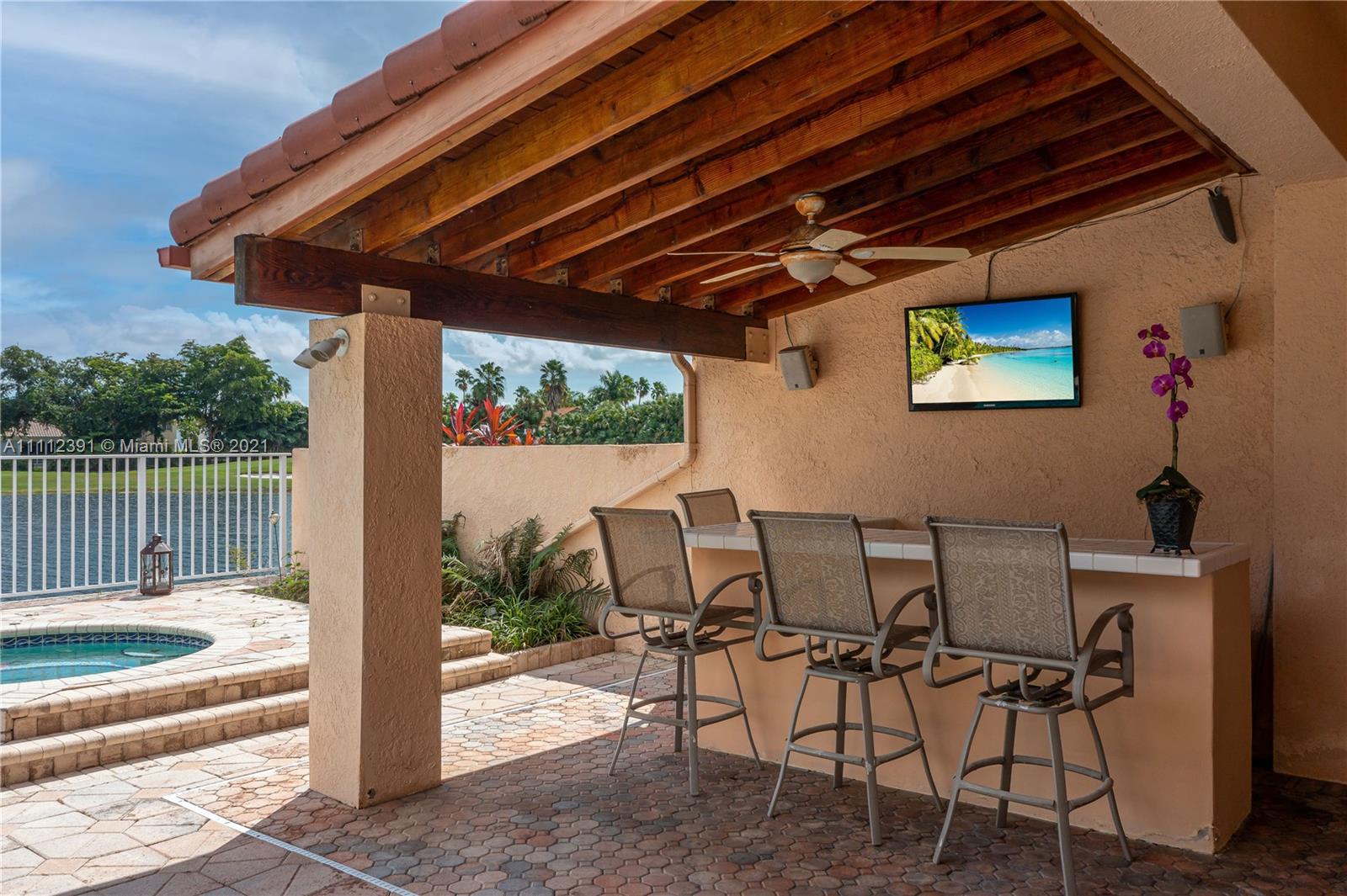 DORAL SANDS - Residential